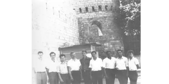 Баку 1972 Группа из Днепропетровска в Баку Второй слева Ян Шифрис третий - фото 84