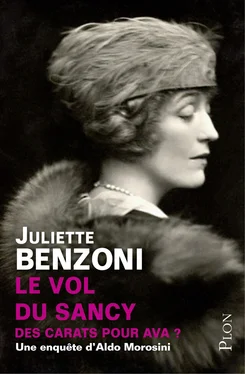 Juliette Benzoni Le vol du Sancy обложка книги