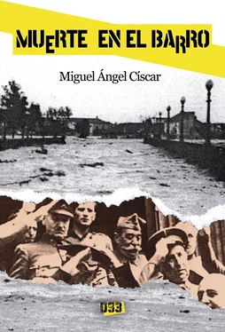 Miguel Ángel Císcar Muerte en el barro обложка книги