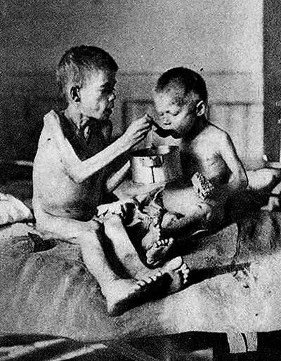 Фотографии голодающих сделанные Фритьофом Нансеном во время поездки по - фото 38