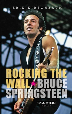 Erik Kirschbaum Rocking The Wall. Bruce Springsteen обложка книги