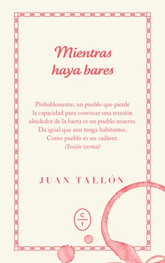 Juan Tallón Mientras haya bares обложка книги