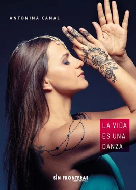 Antonina Canal La vida es una danza обложка книги