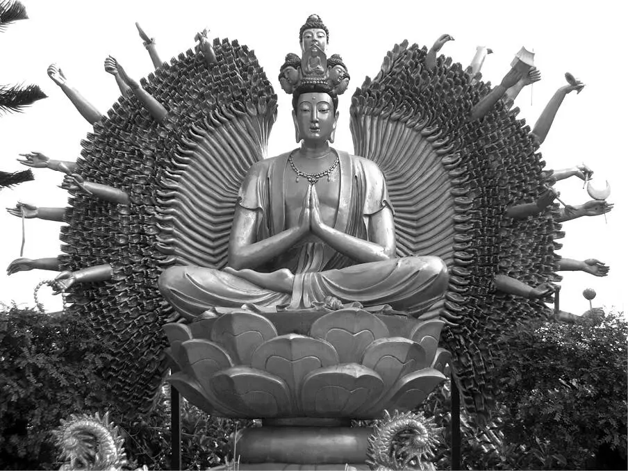 Buda chino de Avalokiteshvara En muchos casos se prefería que el familiar - фото 3