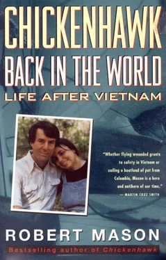 Robert Mason Chickenhawk: Back in the World - Life After Vietnam обложка книги