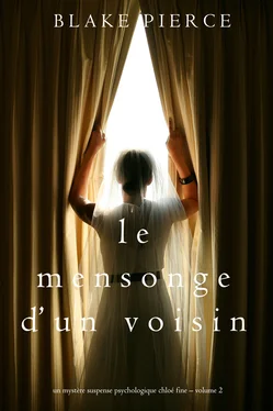 Blake Pierce Le mensonge d’un voisin обложка книги