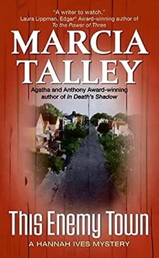 Marcia Talley This Enemy Town обложка книги