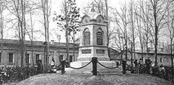Мемориал в Обуховском сквере Первой церковью в городе стал - фото 51