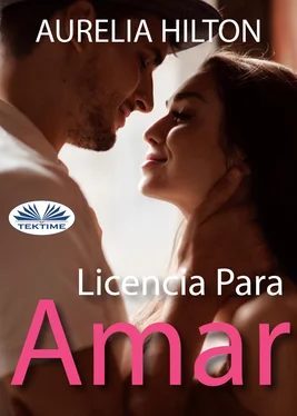 Hilton Aurelia Licencia Para Amar обложка книги