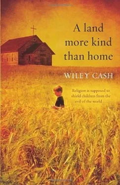 Wiley Cash A Land More Kind Than Home обложка книги