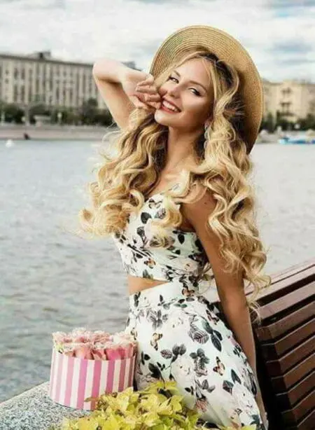 Увидел случайно фото девушки точьвточь моя дочь Другой бы дальше в - фото 14