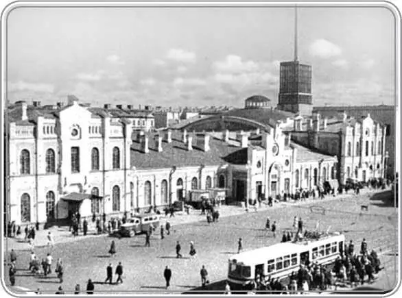 Новое и старое здания Финляндского вокзала Площадь в 1947 году До 1924 г - фото 37
