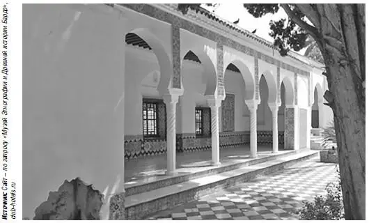 Музей этнографии и древней истории Бардо Рядом с музеем расположен сад где - фото 80