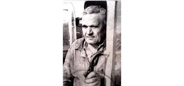 Брилев Иван Иванович В 1938 году механикводитель танка сержант Брилев И - фото 9