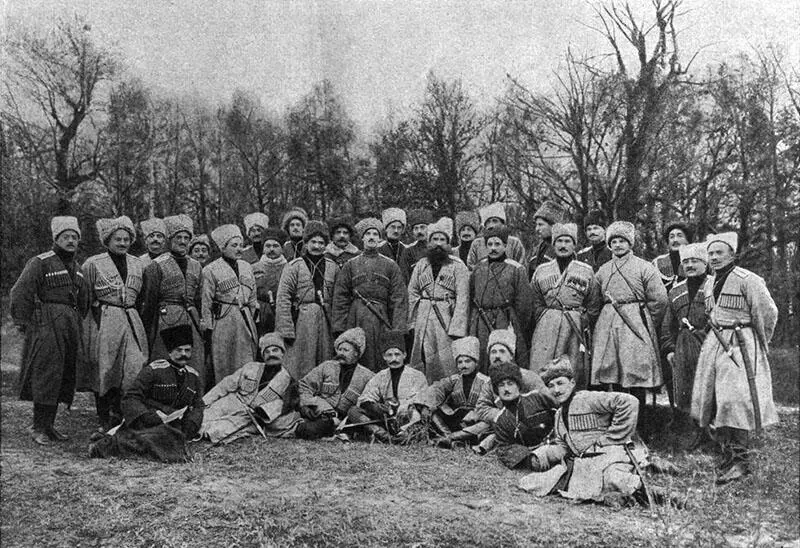 Великий Князь Михаил в центре среди чинов Дикой Дивизии 1914 г Великий - фото 21