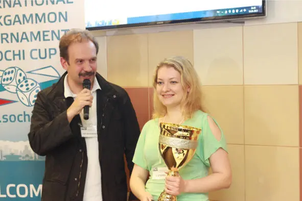 Чемпионку России награждает Кирилл Игнатьев наш президент После пятого - фото 2