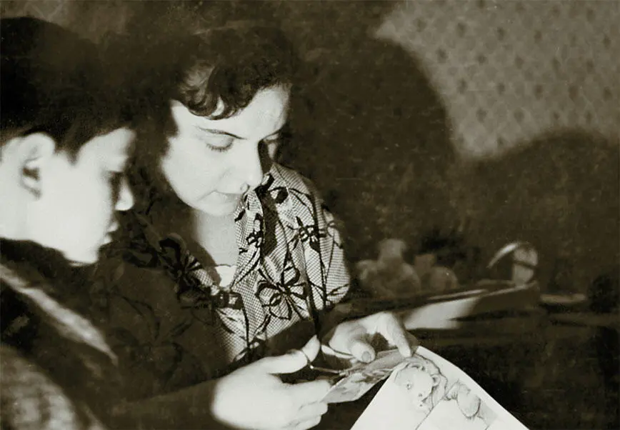 Паола с сыном Конец 1950х годов Лекция Паолы Волковой Начало 1970х годов - фото 15