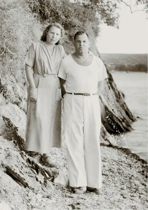 Родители Паолы Любовь и Дмитрий Одесские 1947 год Паола Волкова она же Ола - фото 9