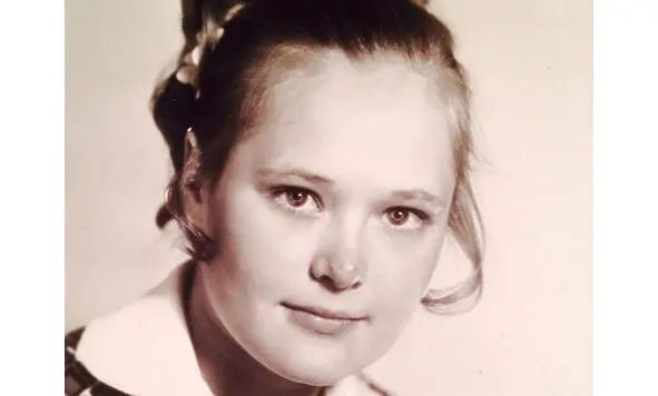 Лена Есина первая жена В результате перспективного студентаактивиста едва не - фото 17