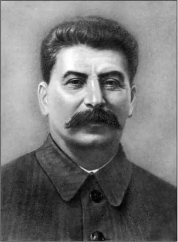 Верховный Главнокомандующий Вооруженными силами СССР ИВ Сталин В частности - фото 1