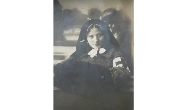 Цеся 1914 год ей 19лет 1ая мировая война она сестра милосердия царской - фото 4