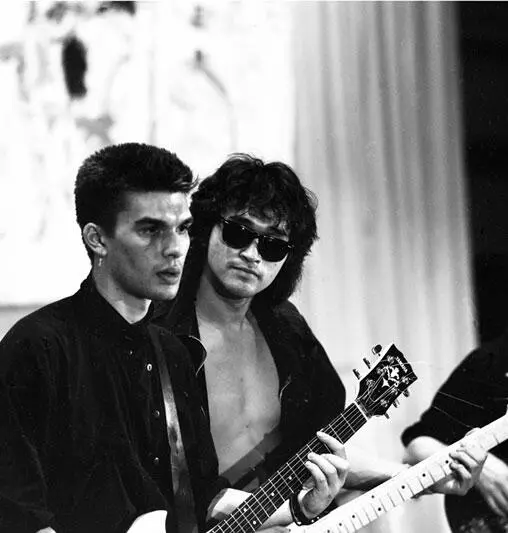 Юрий Каспарян и Виктор Цой Ленинград ДК им Ленина 8 июня 1987 года Фото - фото 144
