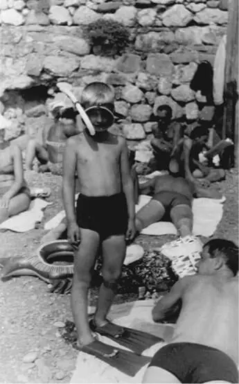 Юный аквалангист 1960е Личный архив Н Г Снетковой И все же можно - фото 1