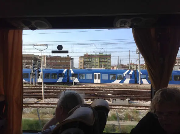 Поезда курсирующие между Венецией и Местре От аэропорта Марко Поло до центра - фото 2