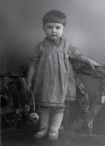 1910е гг Соня Демидова 1910е гг Соня и Ляля Демидовы после смерти - фото 11
