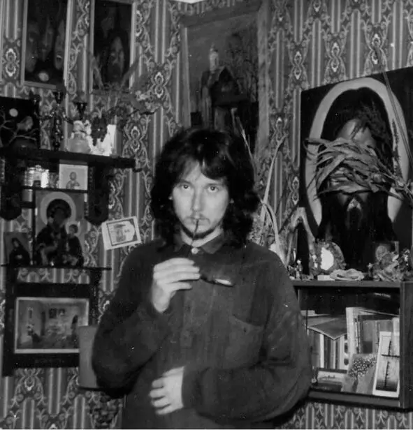 Терентий в мастерской в Ясенево 1992 г Пока ответа нет да честно говоря - фото 3