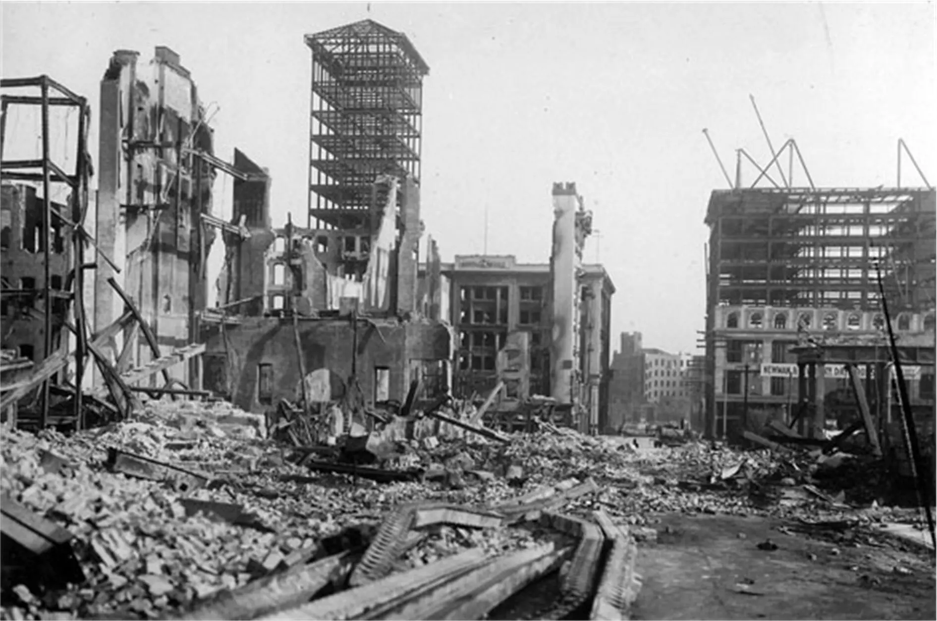 Рис 27 Последствия катастрофы в г Ашхабаде при дневном свете Из Ашхабада 7 - фото 5