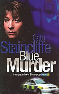Cath Staincliffe Blue Murder обложка книги