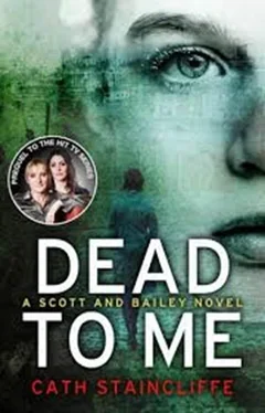 Cath Staincliffe Dead To Me обложка книги