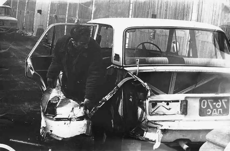 Я за работой Гаражи в Володарке 1986 г Изначально было решено создать - фото 3