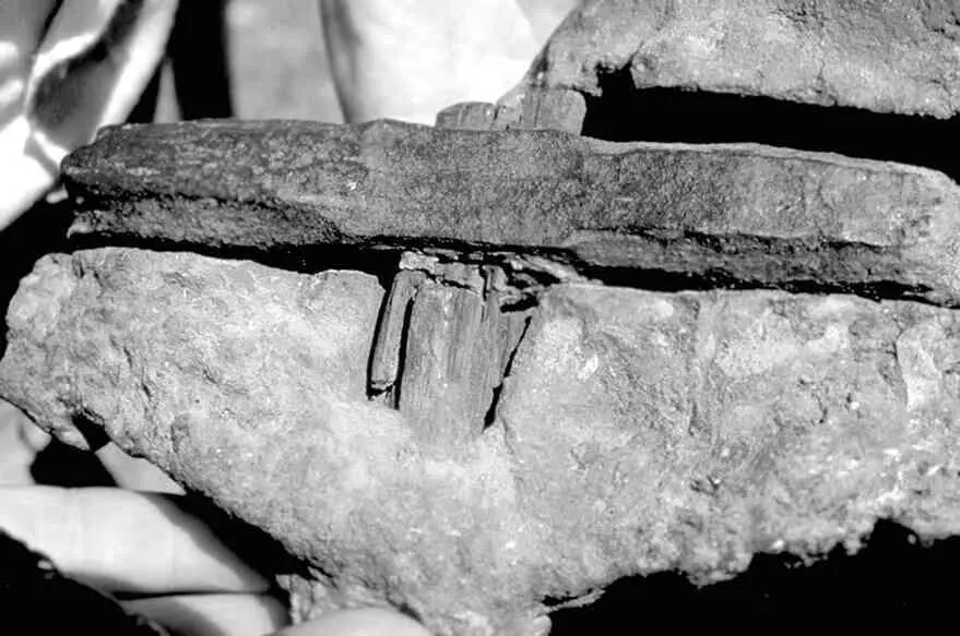 Молот в камне найденный Эммой Хан в 1934 году США Возраст находки от 140 до - фото 5