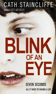 Cath Staincliffe Blink of an Eye обложка книги