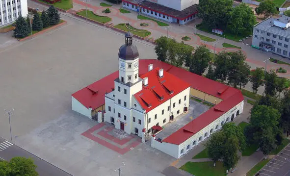 Фото из источника в списке литературы 8 В прежние времена в ратуше имело - фото 8