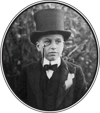 HORACE SOMNUSSON A boy who suffers from premonitory visions and dreams OLIVE - фото 10