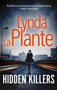 Lynda La Plante Hidden Killers обложка книги