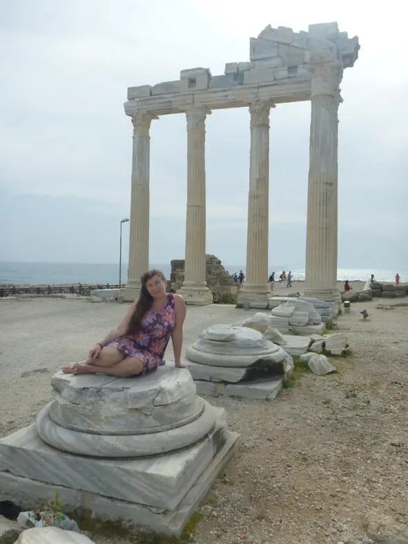В античном Сиде Храм Аполлона Храм Аполлона в - фото 2
