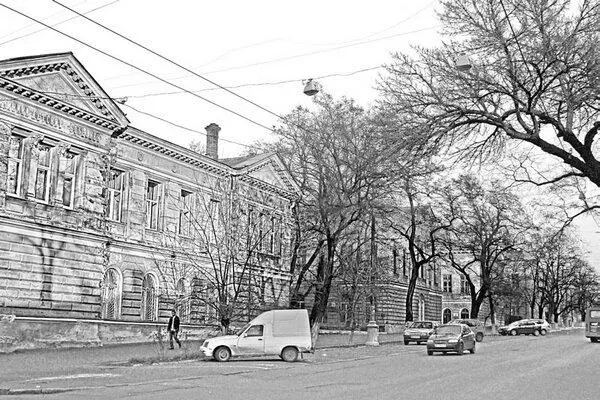 Клиники Медина Вид с улицы Пастера Типичная мемориальная доска в - фото 106