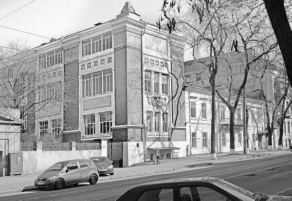 Здания художественного училища им М Б Грекова Здания художественного - фото 150