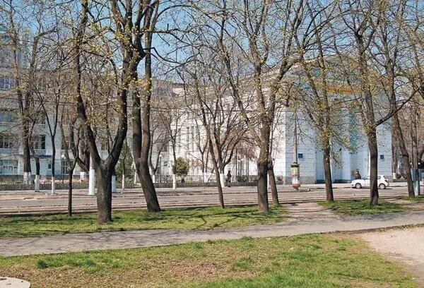 Академия пищевых технологий Главный корпус Памятник М В Ломоносову перед - фото 175