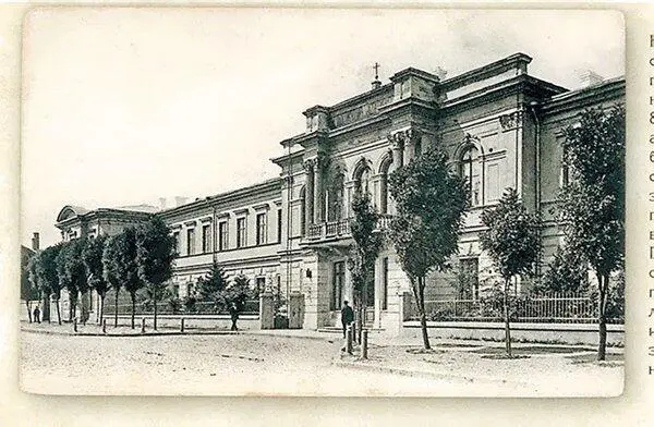Вторая Мужская Гимназия Главный корпус Педина Мемориальная доска О Ю - фото 212