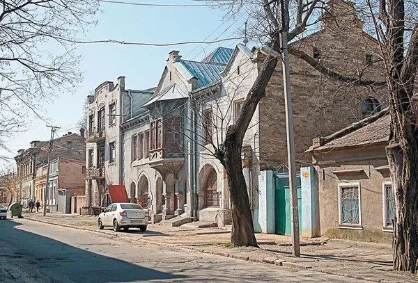 Общежитие Музыкального училища модерн на Молдованке сейчас заметно - фото 217