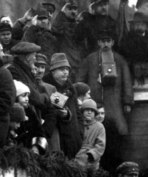 На трибуне 20е годы В извечном споре Искусство ли фотография ее противники - фото 8