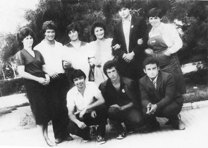 Мурат с одноклассниками 1985 г И тут Шукшин что называется взорвался А - фото 8