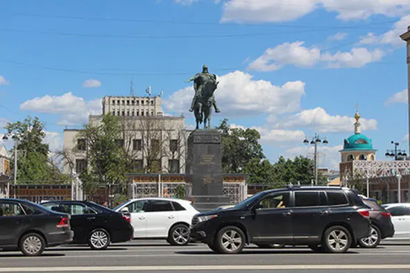 Тверская площадь сегодня На месте Статуи Свободы памятник Юрию - фото 7
