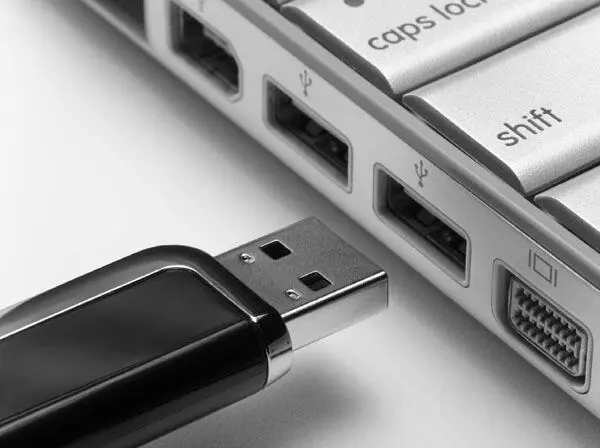 USBразъемы на ноутбуке USBштекер на проводе устройства которое вы - фото 24