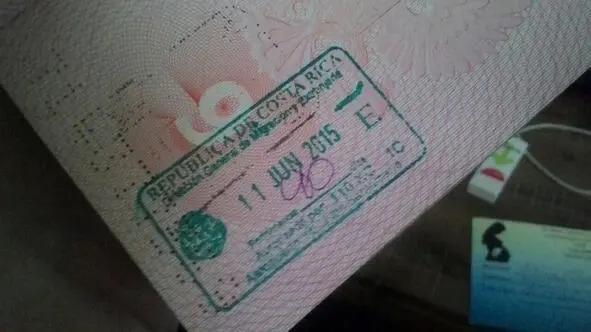 Вот такая печать в паспорте разрешает быть в КостаРике Вопрос с маленьким - фото 2